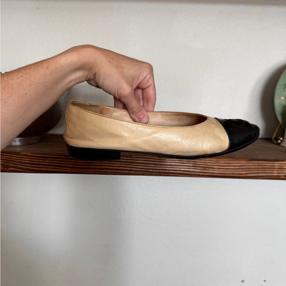 Auth Chanel Two Tone Ballet Flat Size 8 - Picture 5 of 7